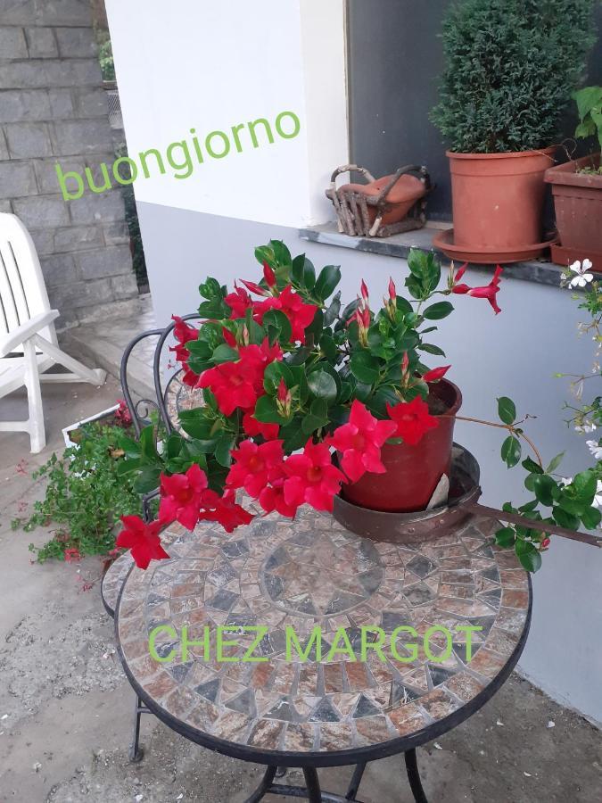 夏特林Chez Margot公寓 外观 照片